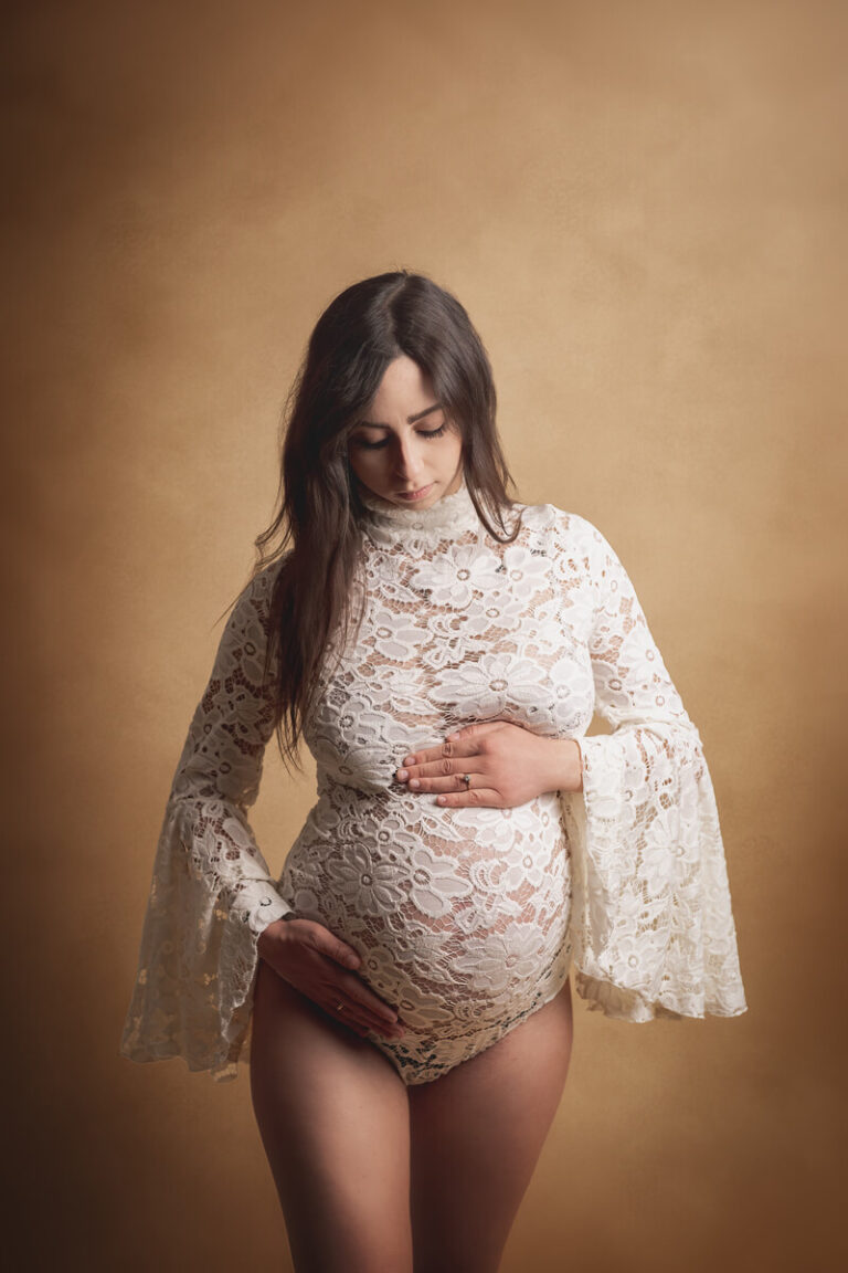 Babybauch-Foto entstanden beim Schwangerschaftsshooting im Studio nahe Stuttgart